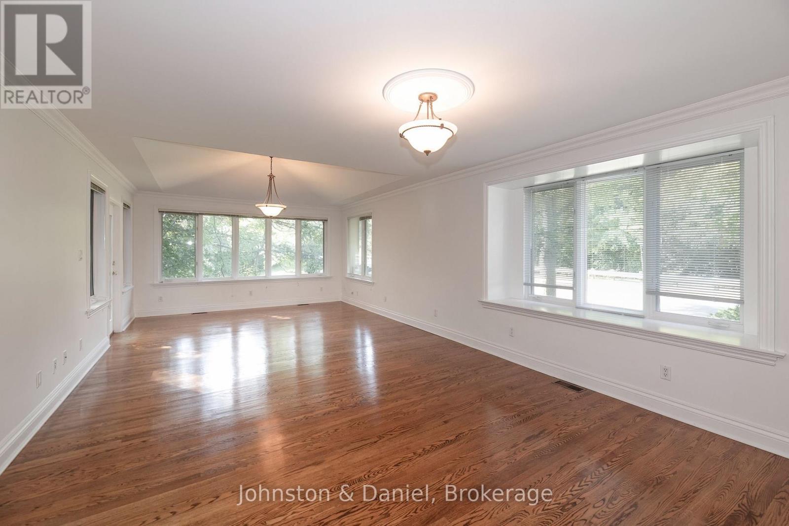 901 Duplex Avenue, Toronto, ON