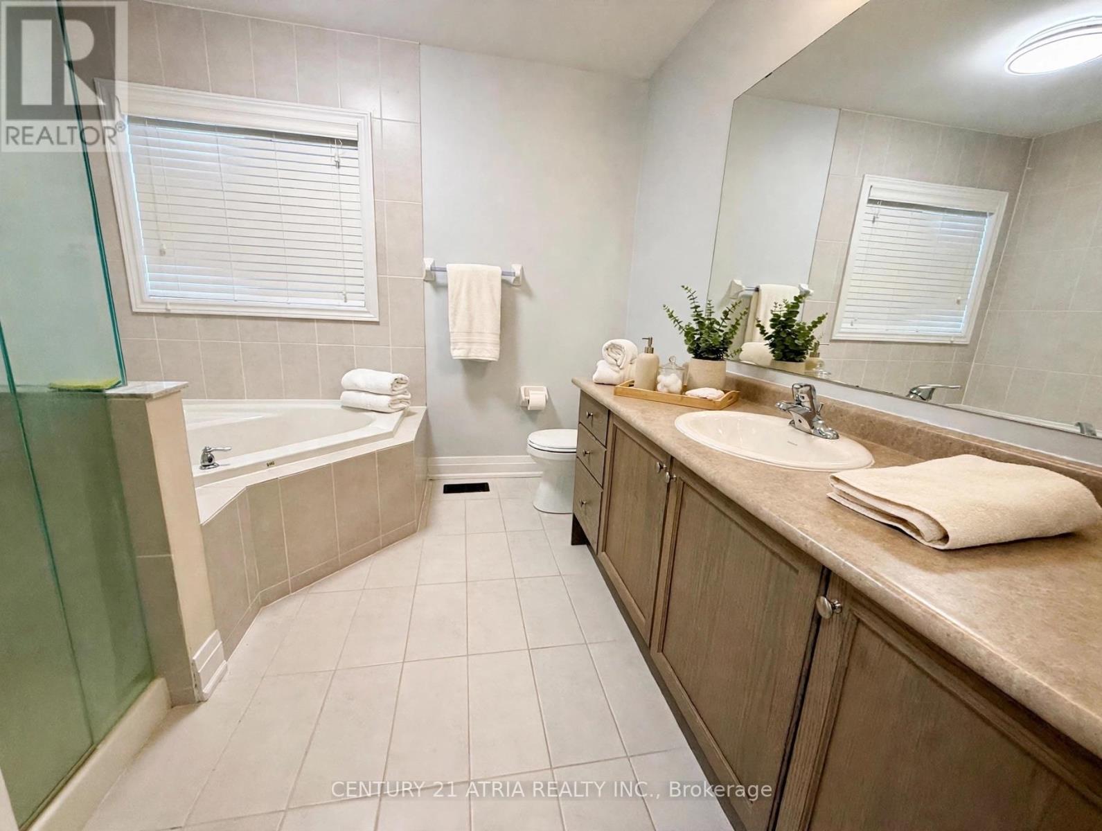 Primary Ensuite Bathroom - 1268 Blencowe Crescent, Newmarket, ON