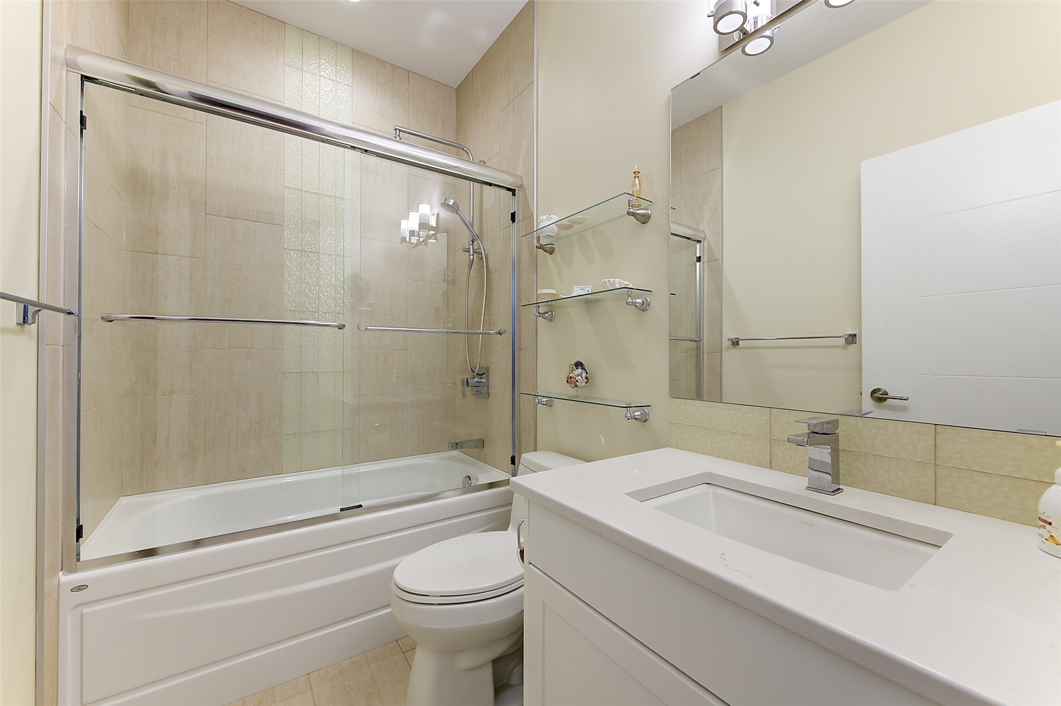 25-1102 Cameron Avenue, Kelowna, BC