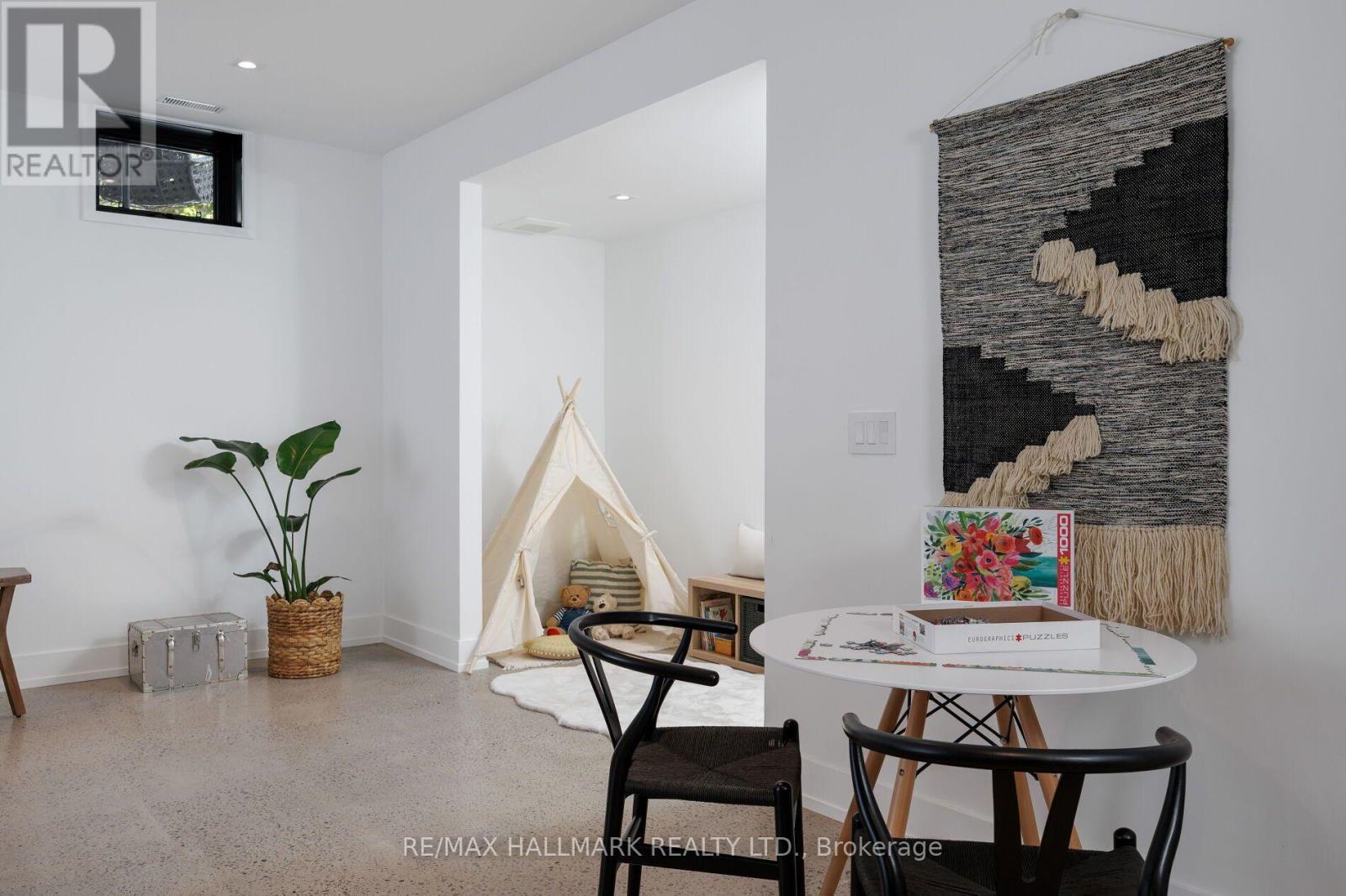 41 Fallingbrook Road, Toronto, ON