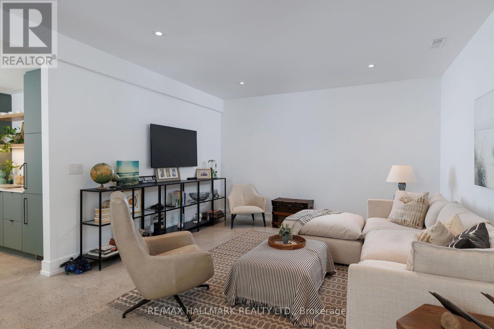 41 Fallingbrook Road, Toronto, ON