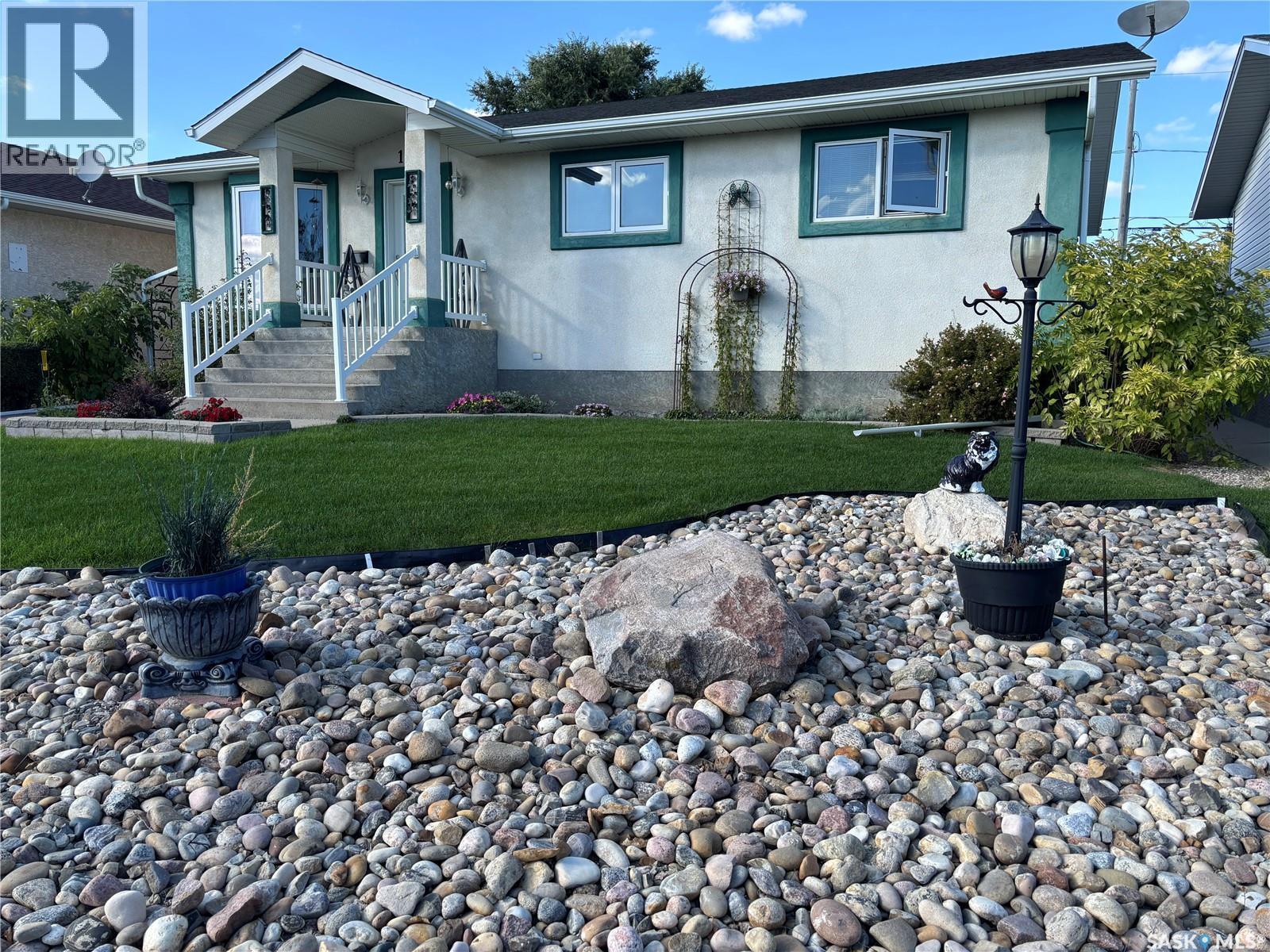 1546 Athabasca Street W, Moose Jaw, SK