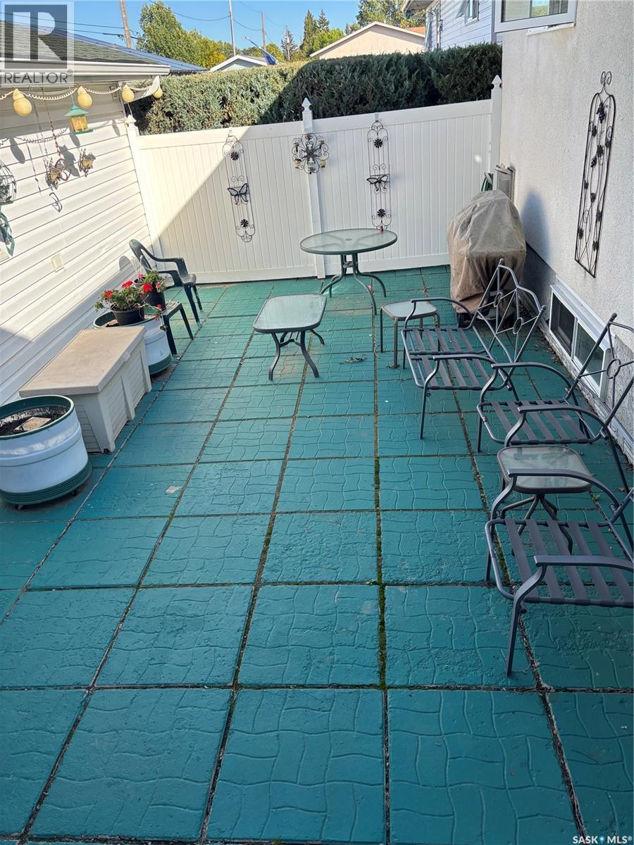 1546 Athabasca Street W, Moose Jaw, SK