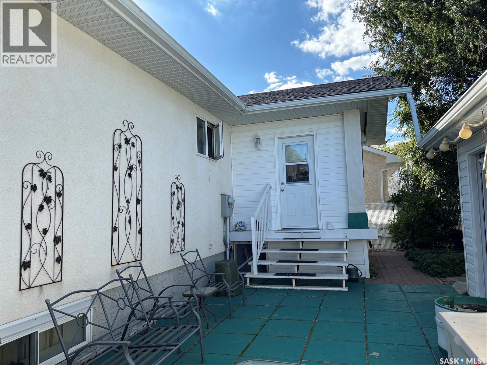 1546 Athabasca Street W, Moose Jaw, SK