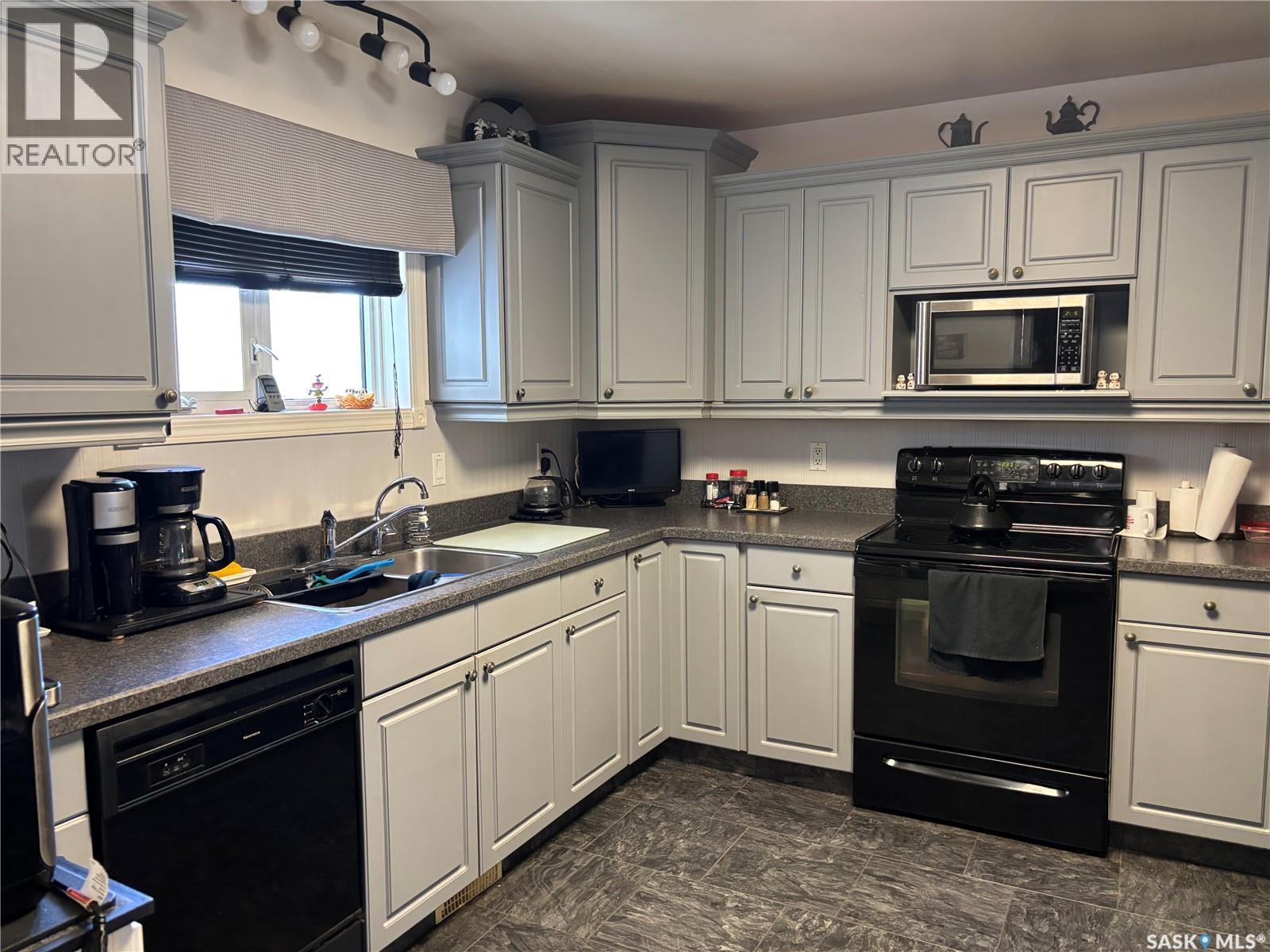 1546 Athabasca Street W, Moose Jaw, SK