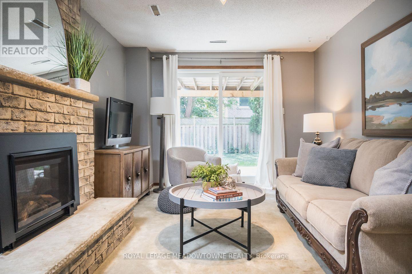 Perfect rec room setup - 584 Hayward Crescent, Milton, ON