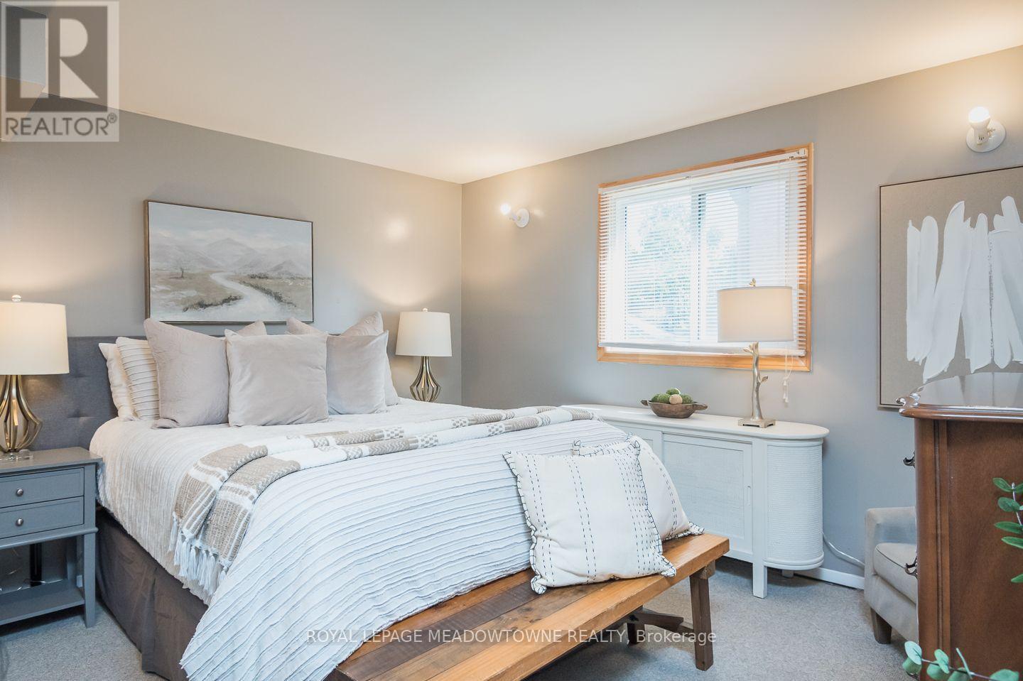 Bright lower-level bedroom - 584 Hayward Crescent, Milton, ON
