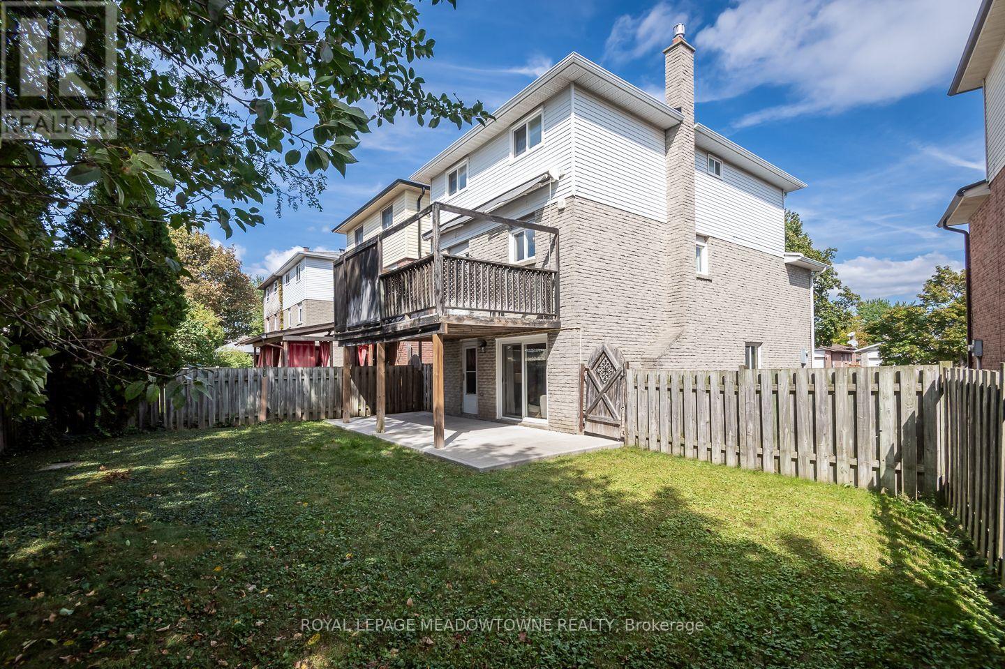 Rare pie-shaped lot - 584 Hayward Crescent, Milton, ON