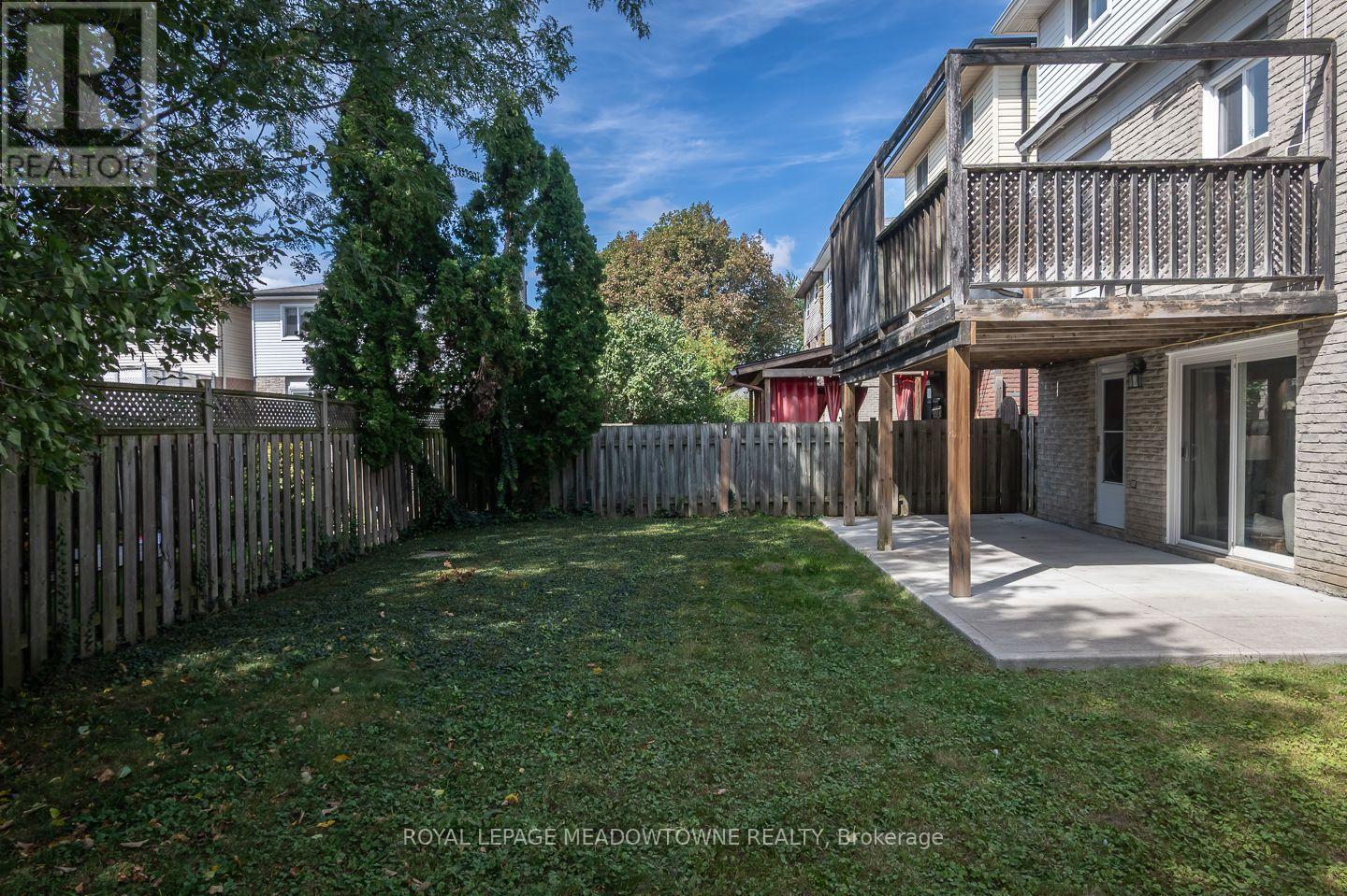 Beautiful mature trees - 584 Hayward Crescent, Milton, ON