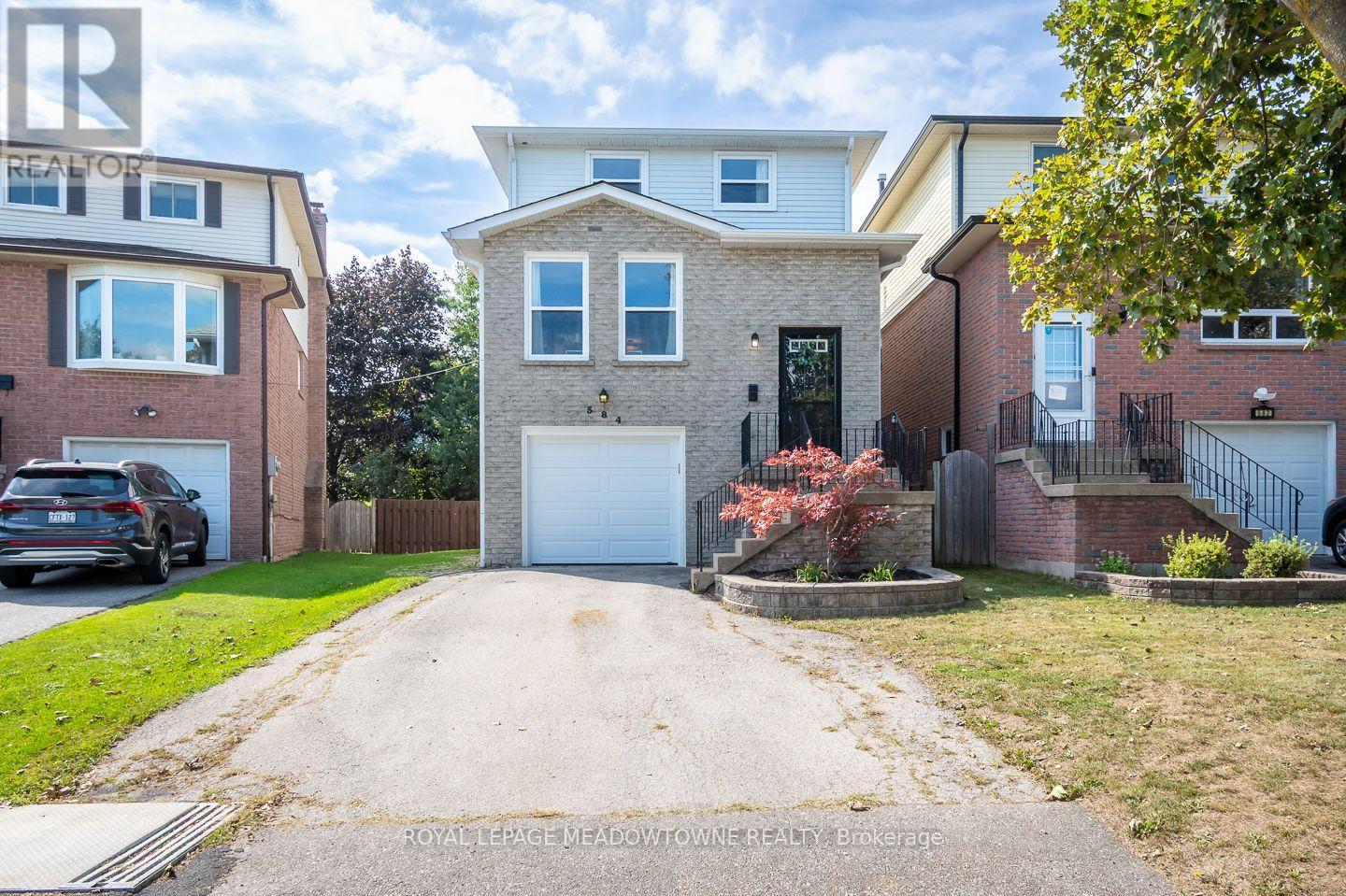 Great neighbourhood setting - 584 Hayward Crescent, Milton, ON