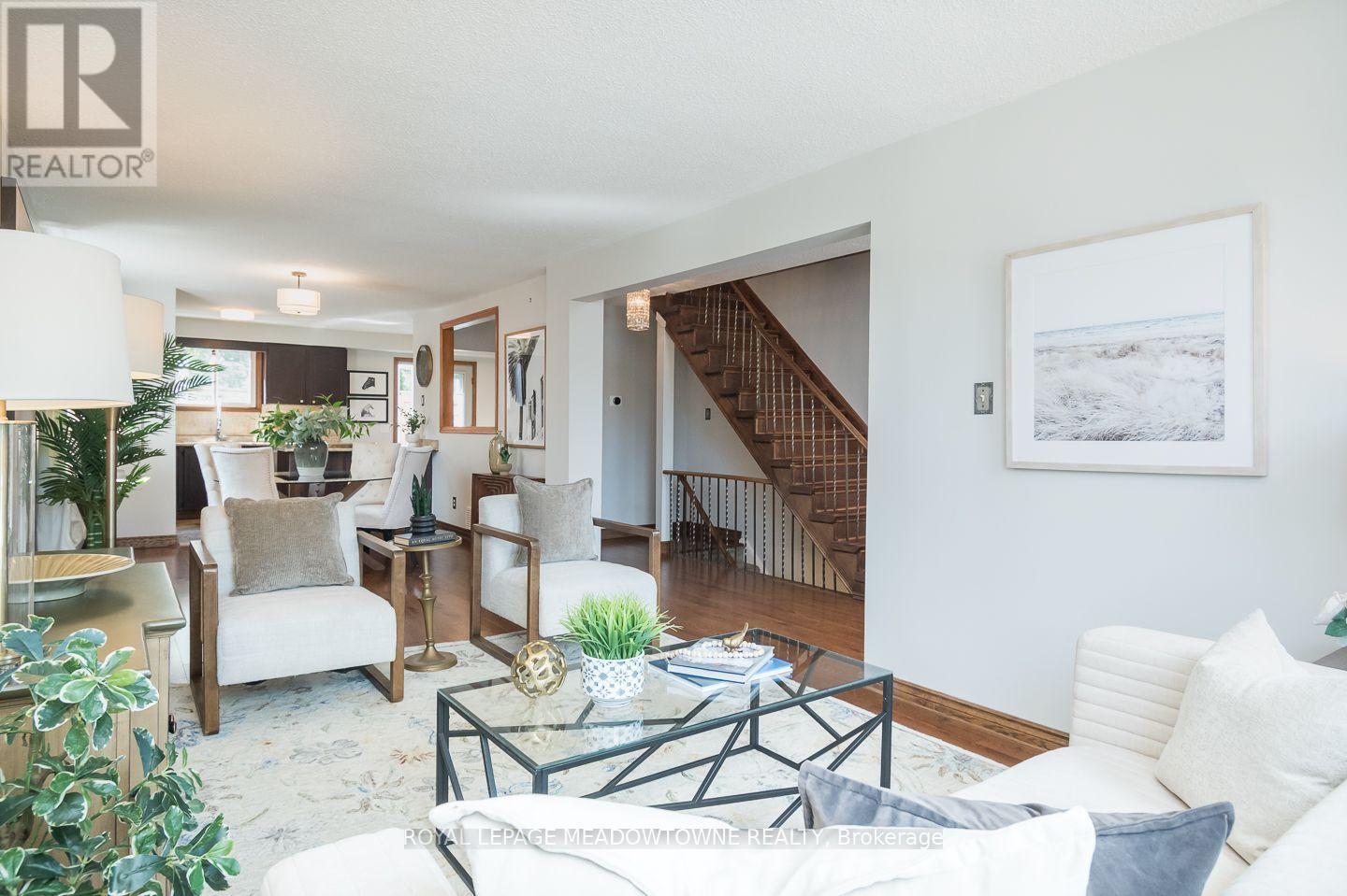Fresh neutral interiors - 584 Hayward Crescent, Milton, ON