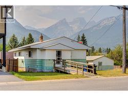 1291 6th Avenue Fernie, BC V0B 1M0
