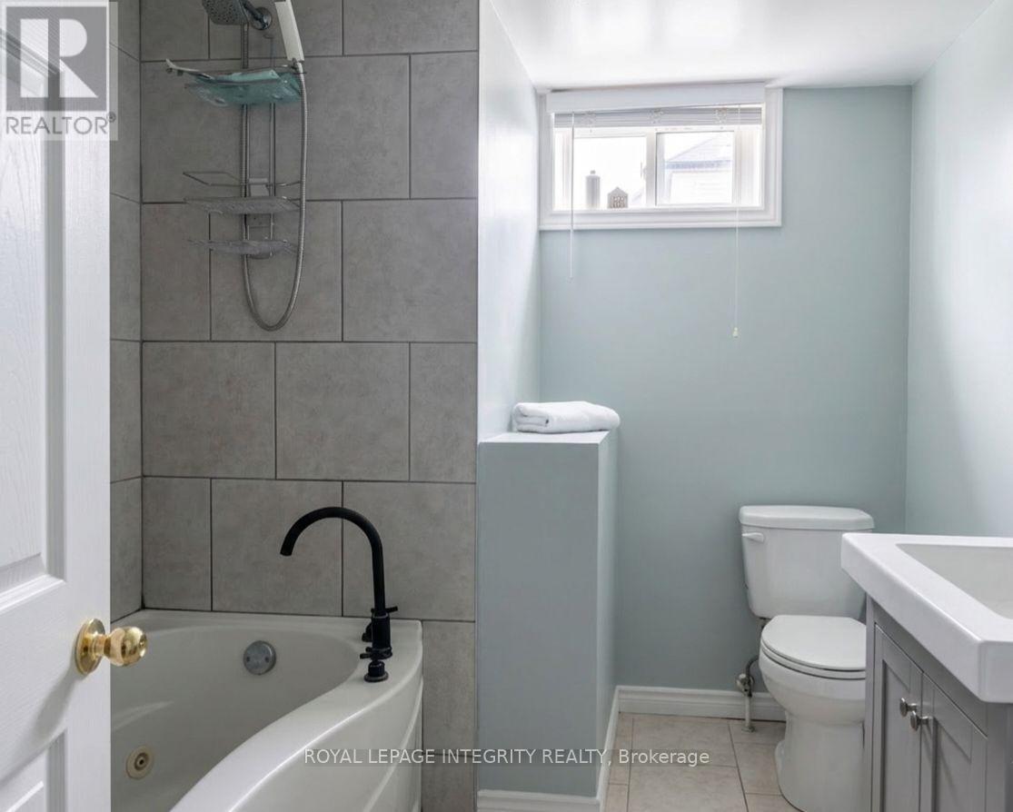 Lower Level 4 pc Bath - 176 Oakridge Boulevard, Ottawa, ON