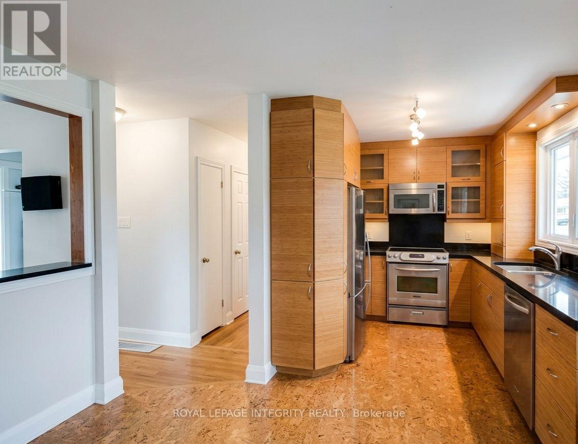 Main Floor Kitchen - 176 Oakridge Boulevard, Ottawa, ON
