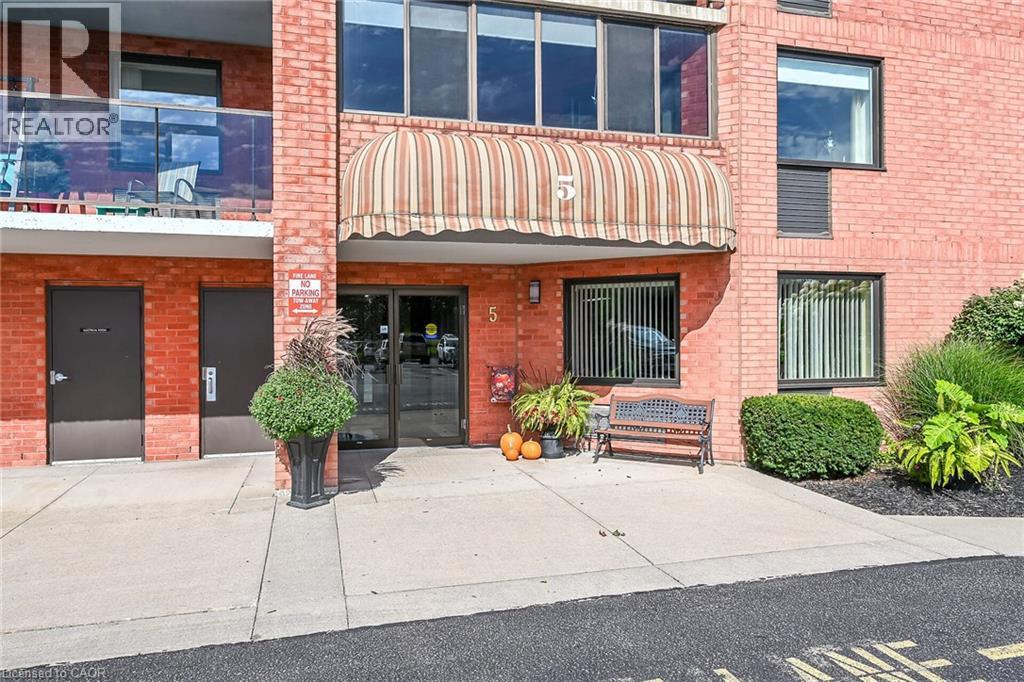 5 Mill Pond Court Unit# 202, Simcoe, ON