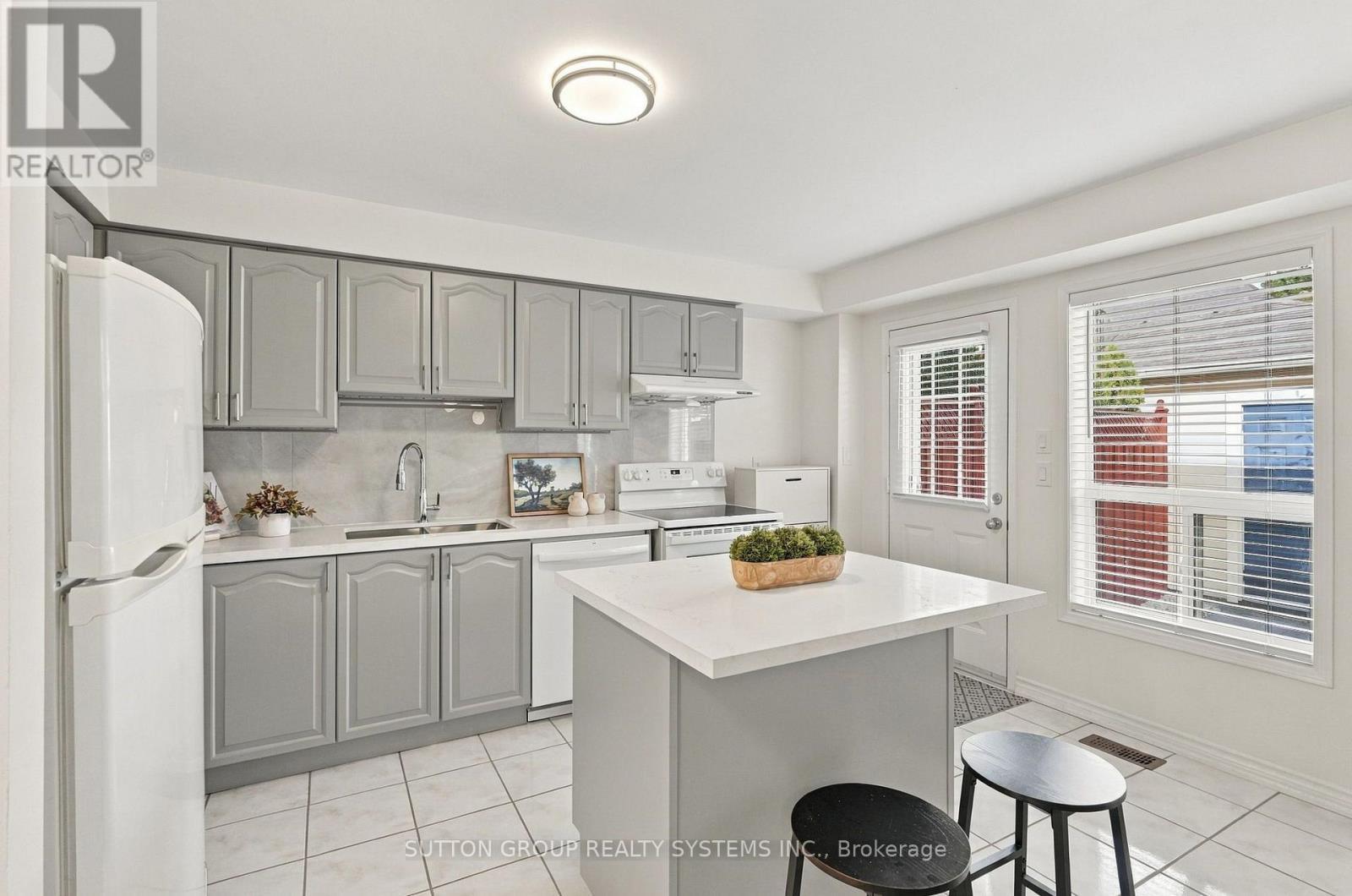 120 Tarragona Boulevard, Toronto, ON