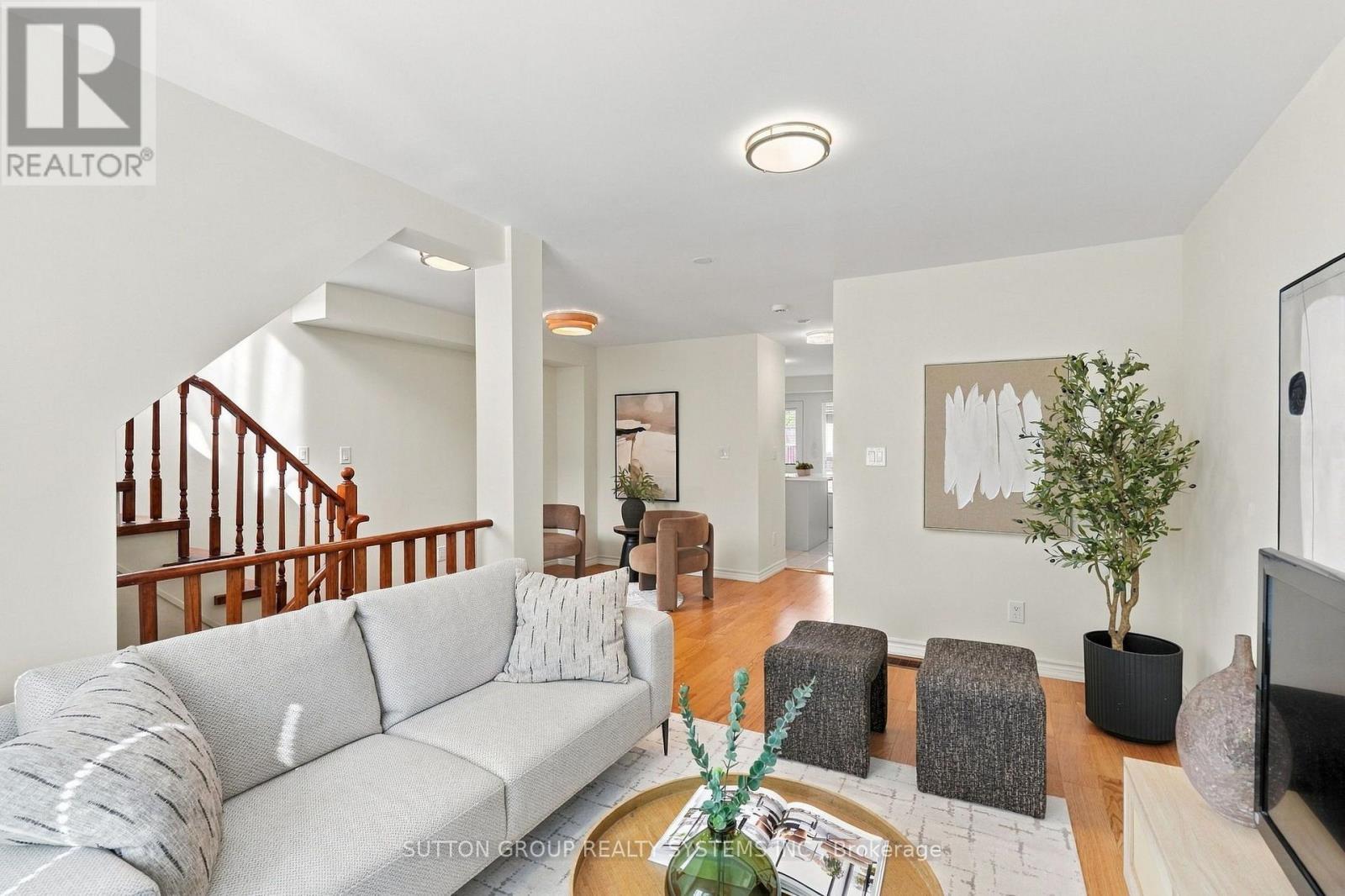 120 Tarragona Boulevard, Toronto, ON