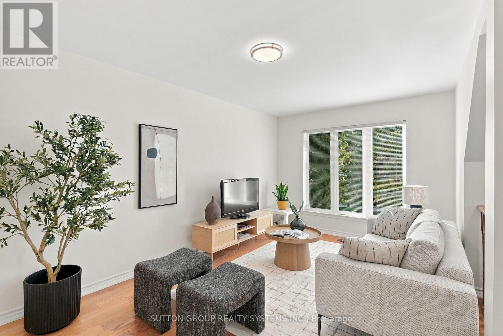 120 Tarragona Boulevard, Toronto, ON