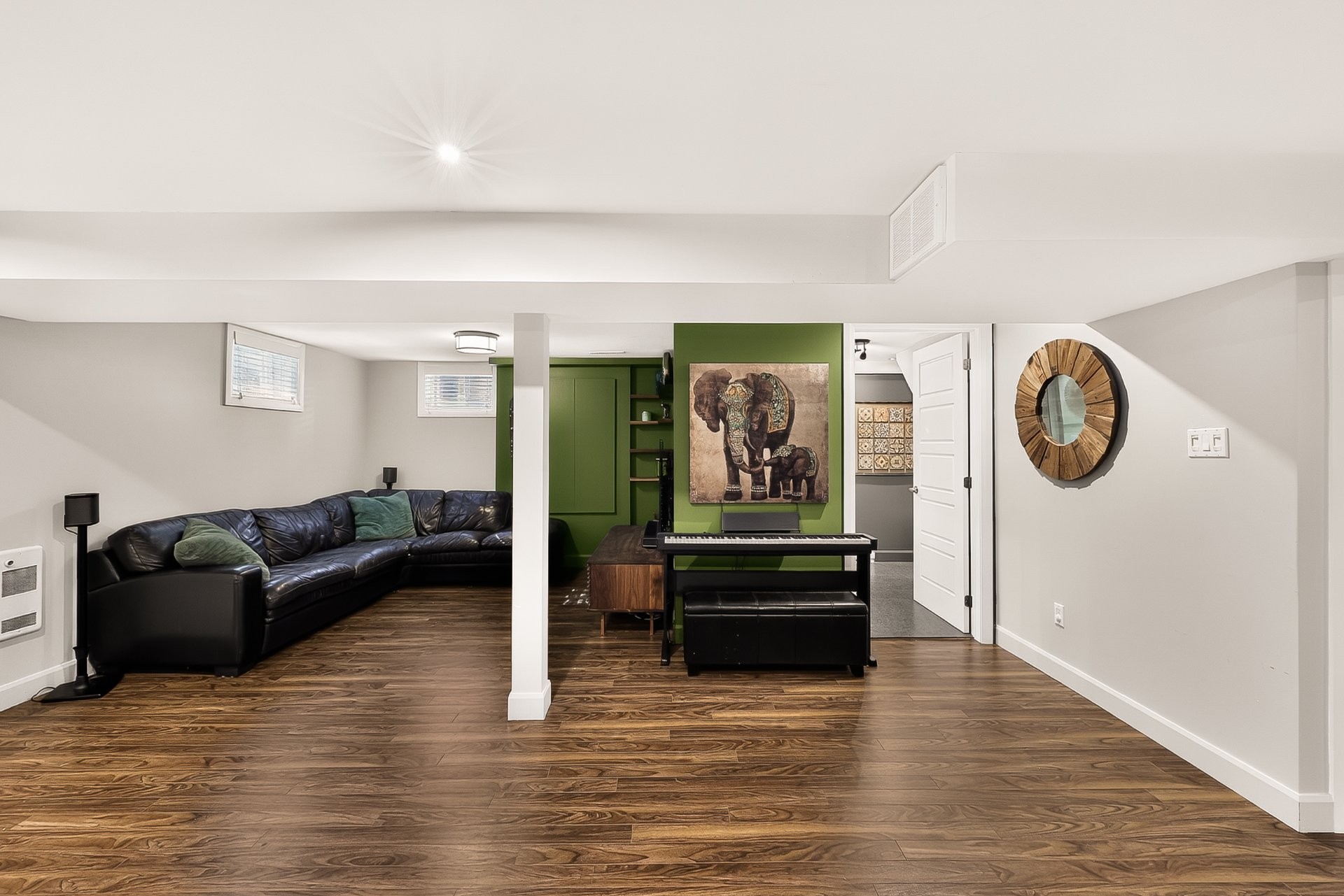 Salle familiale - 22 Rue Félix-Leclerc, Sainte-Julie, QC