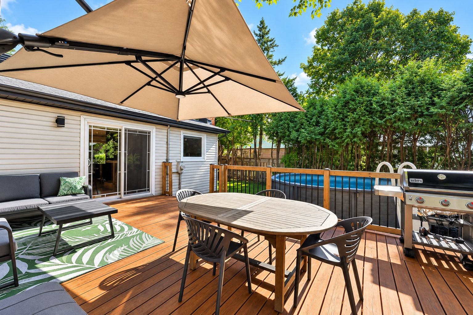 Terrasse - 22 Rue Félix-Leclerc, Sainte-Julie, QC