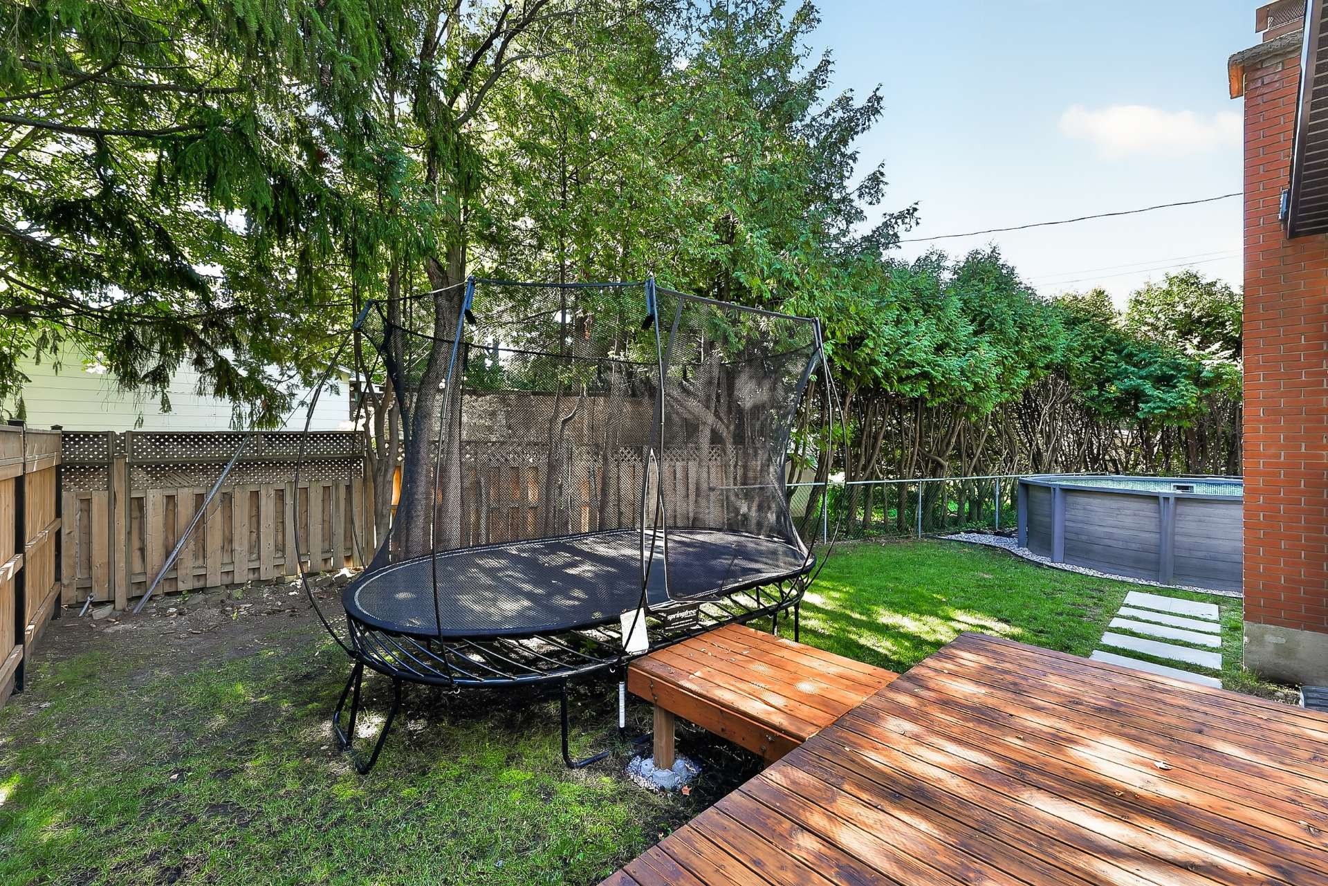 Terrasse - 22 Rue Félix-Leclerc, Sainte-Julie, QC