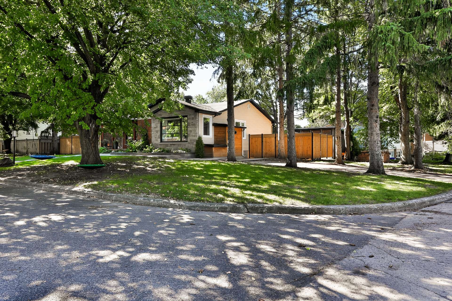 Façade - 22 Rue Félix-Leclerc, Sainte-Julie, QC