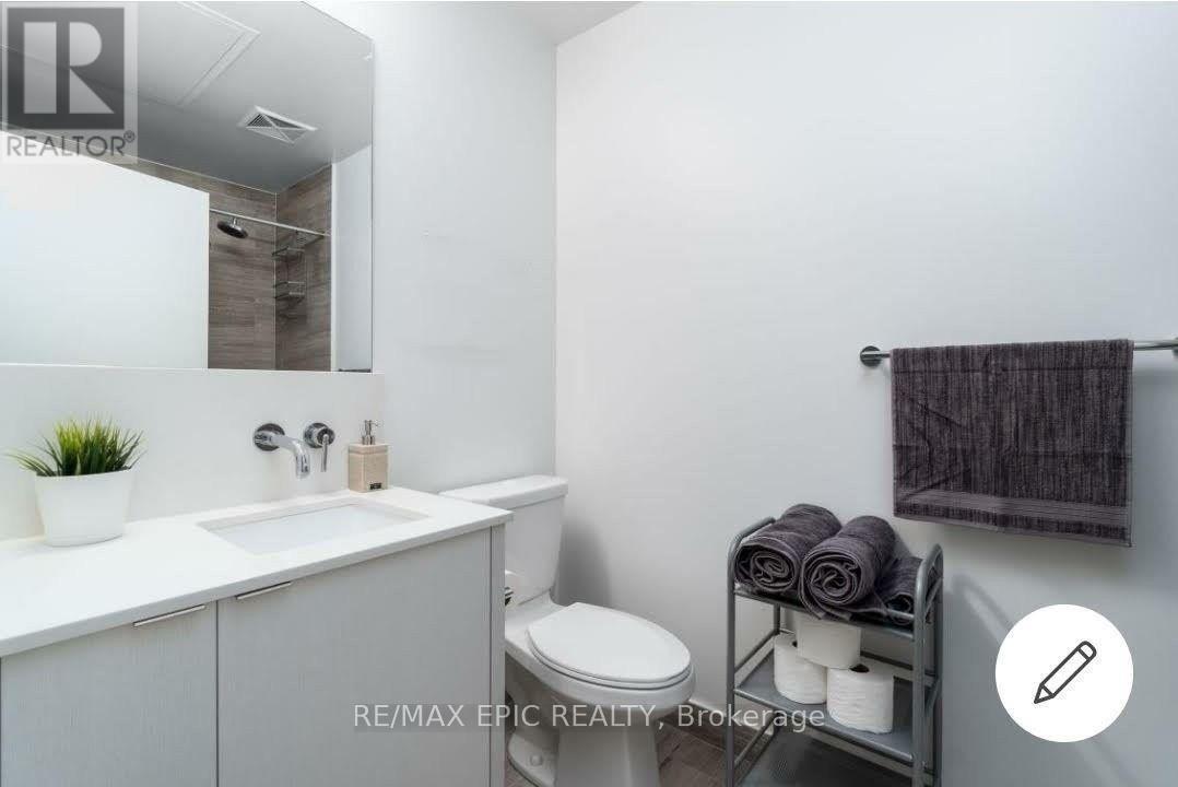5705 - 100 Harbour Street, Toronto, ON