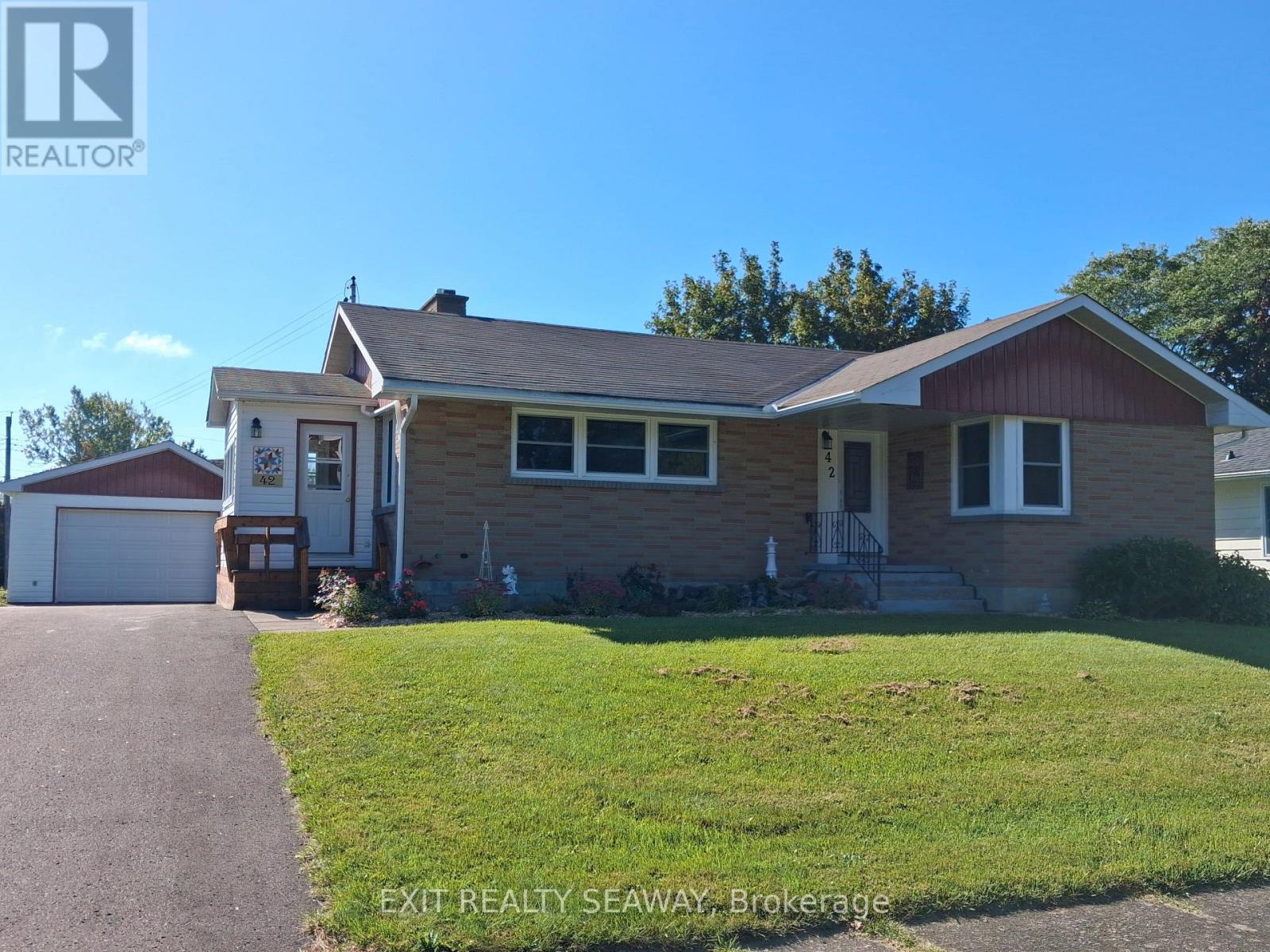 42 Santa Cruz Drive, South Stormont, ON