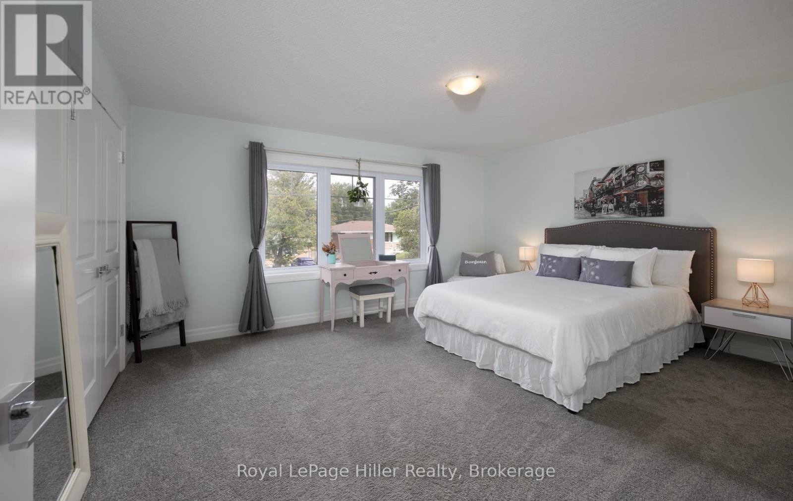 15 Sweetbriar Drive, Kitchener, ON