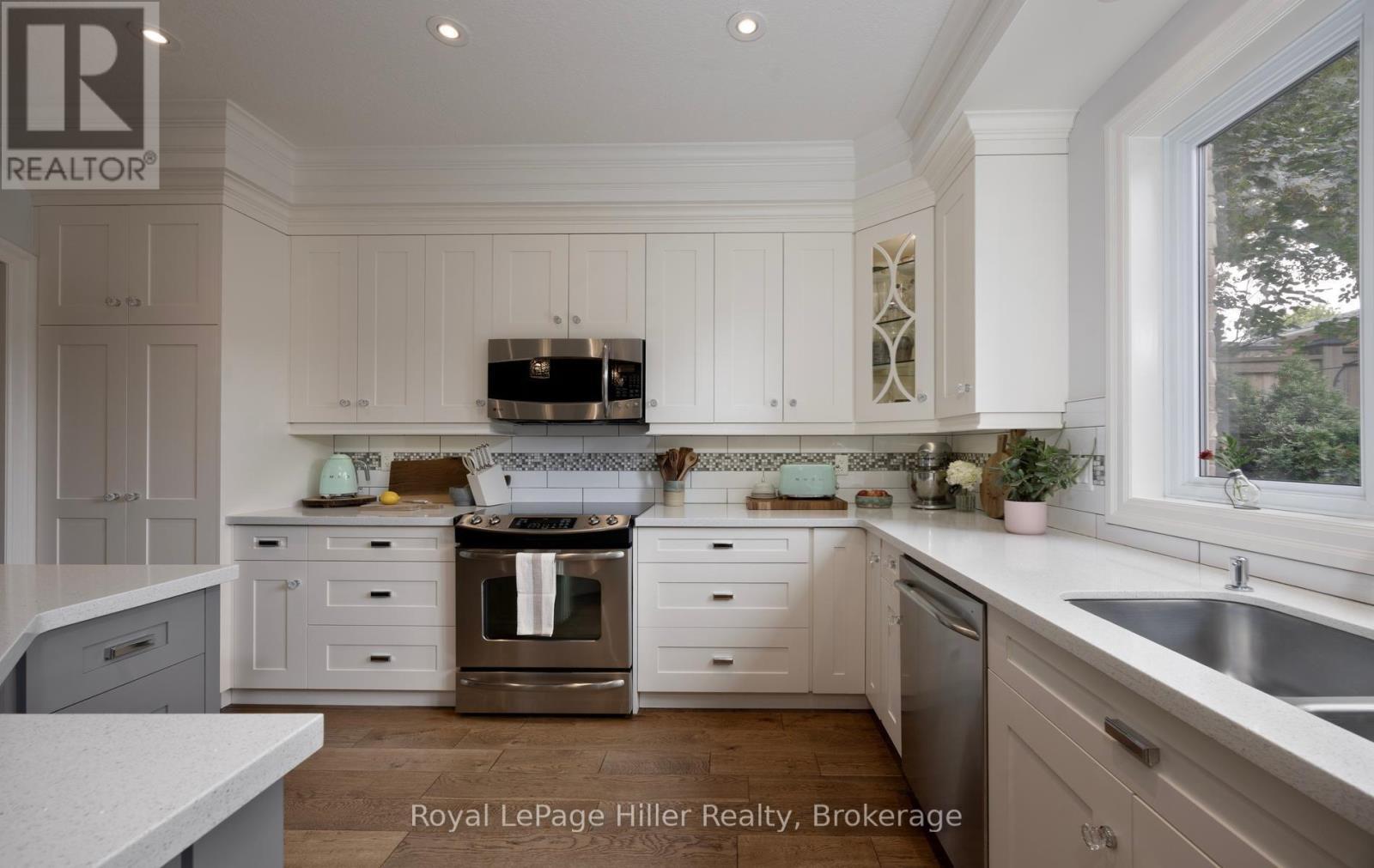 15 Sweetbriar Drive, Kitchener, ON
