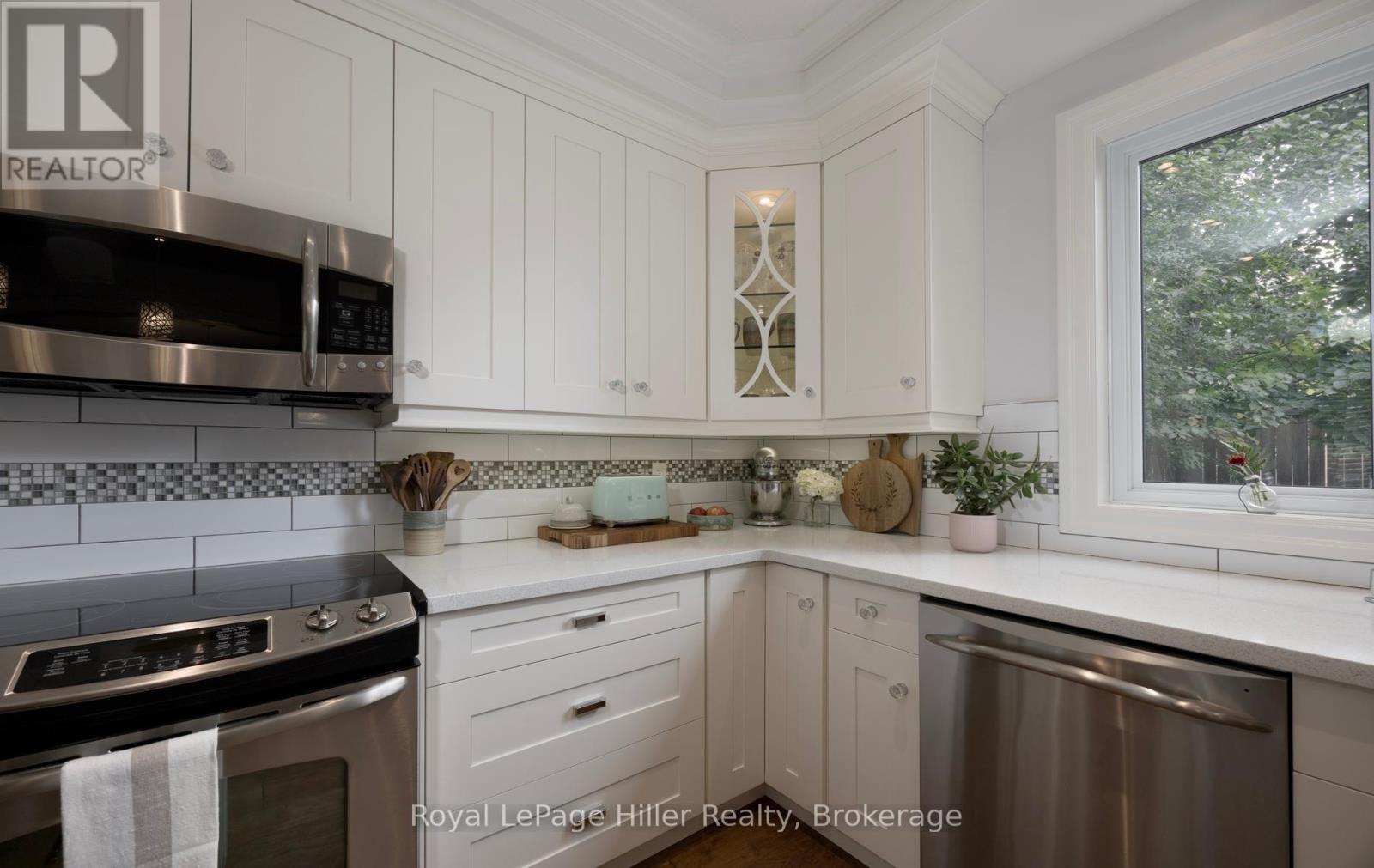 15 Sweetbriar Drive, Kitchener, ON