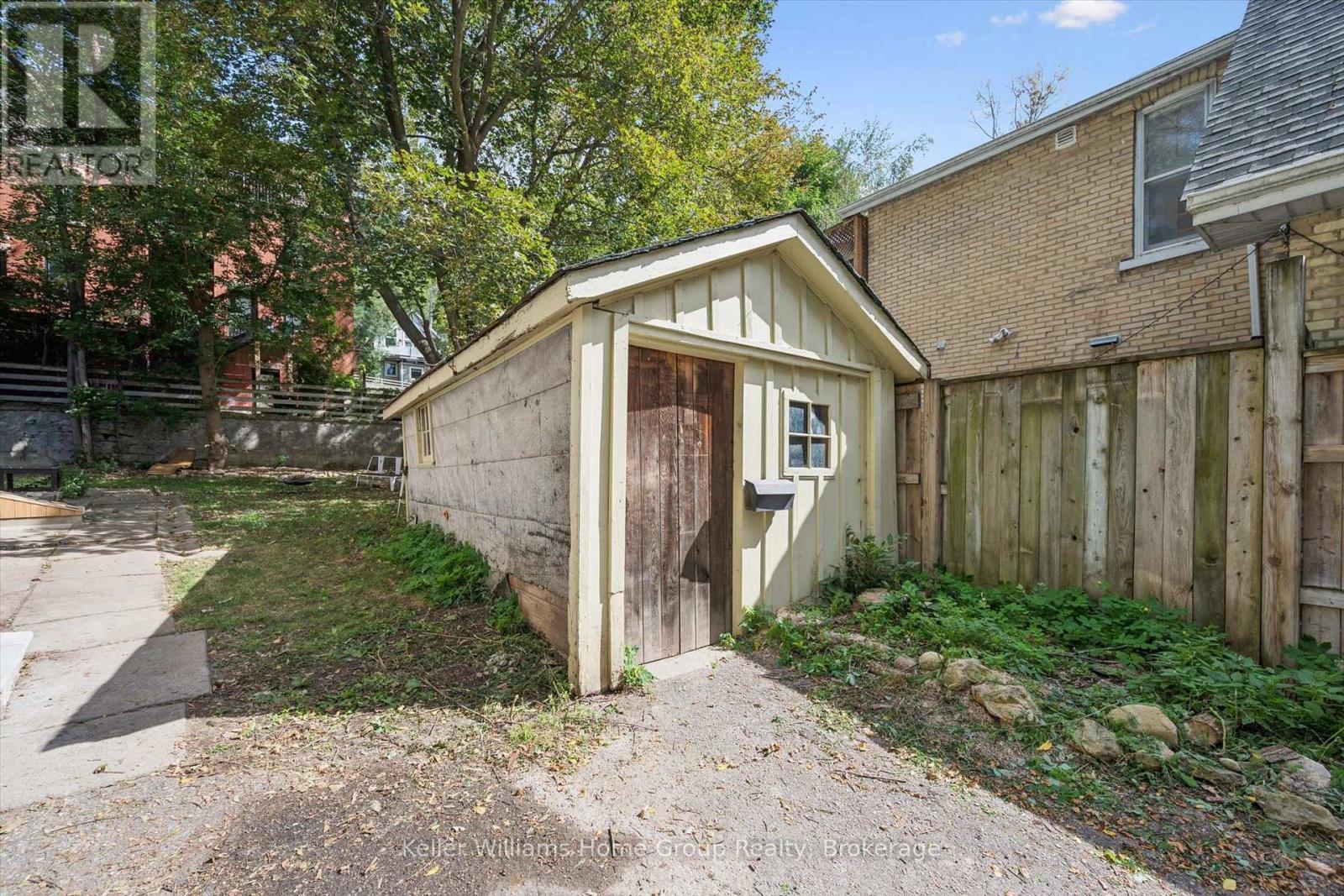37 Arthur Street N, Guelph (St. George'S), ON