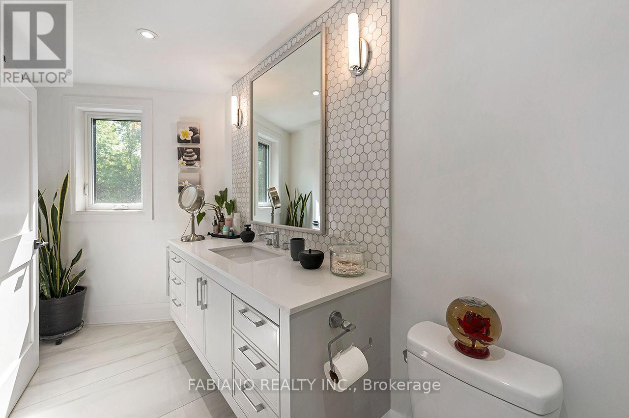 Floating Vanity - 4767 14Th Line, New Tecumseth, ON