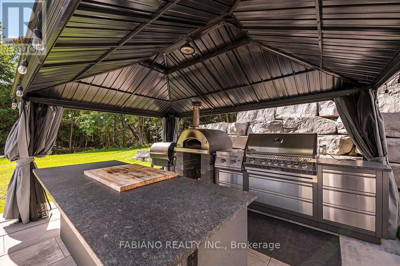 Outdoor Kitchen - 4767 14Th Line, New Tecumseth, ON
