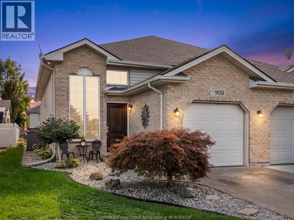 908 Michael Drive, Tecumseh, ON