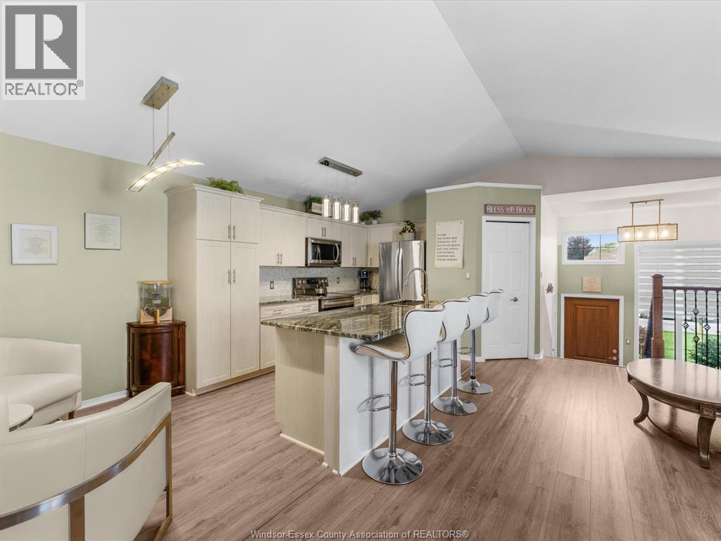 908 Michael Drive, Tecumseh, ON