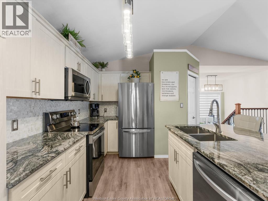 908 Michael Drive, Tecumseh, ON