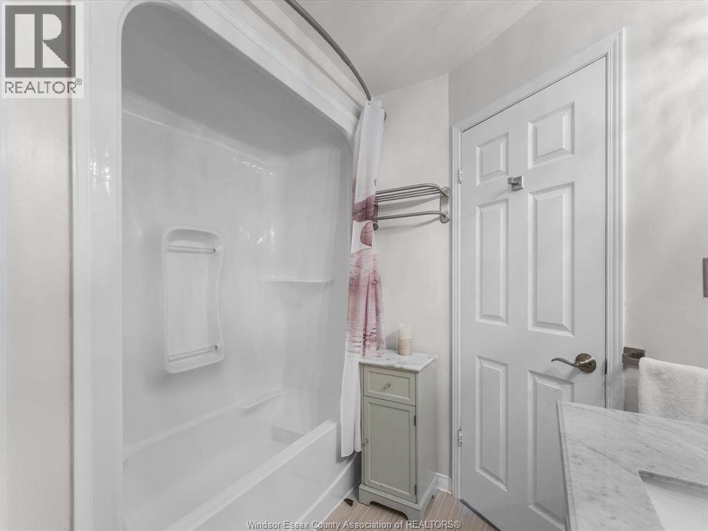 908 Michael Drive, Tecumseh, ON