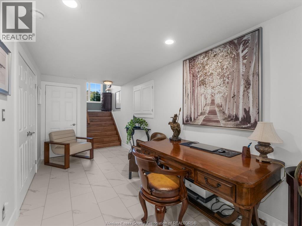 908 Michael Drive, Tecumseh, ON