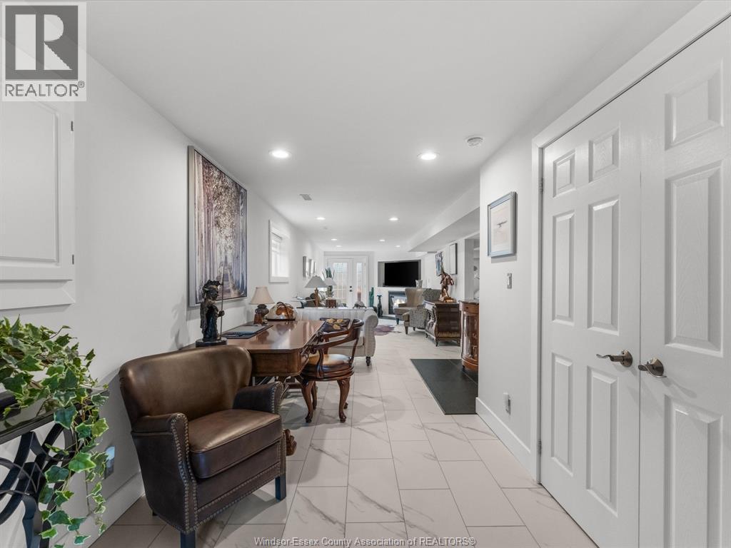 908 Michael Drive, Tecumseh, ON