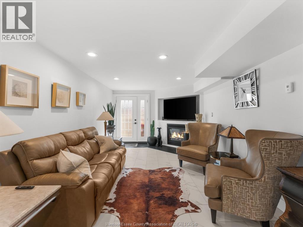 908 Michael Drive, Tecumseh, ON