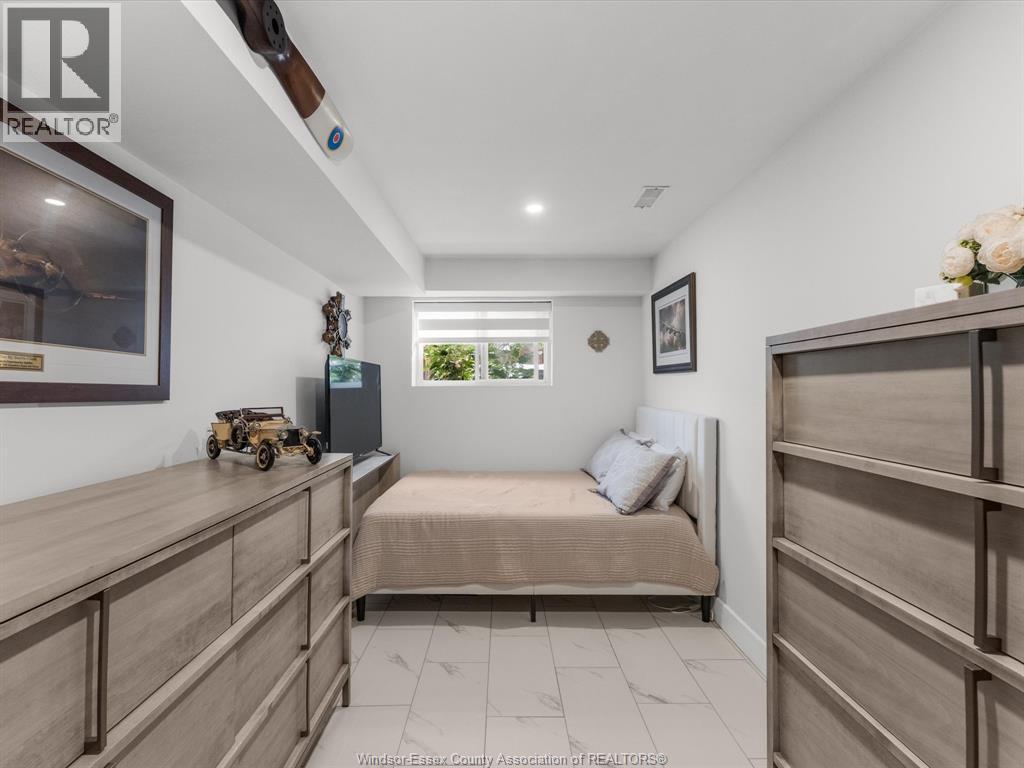 908 Michael Drive, Tecumseh, ON