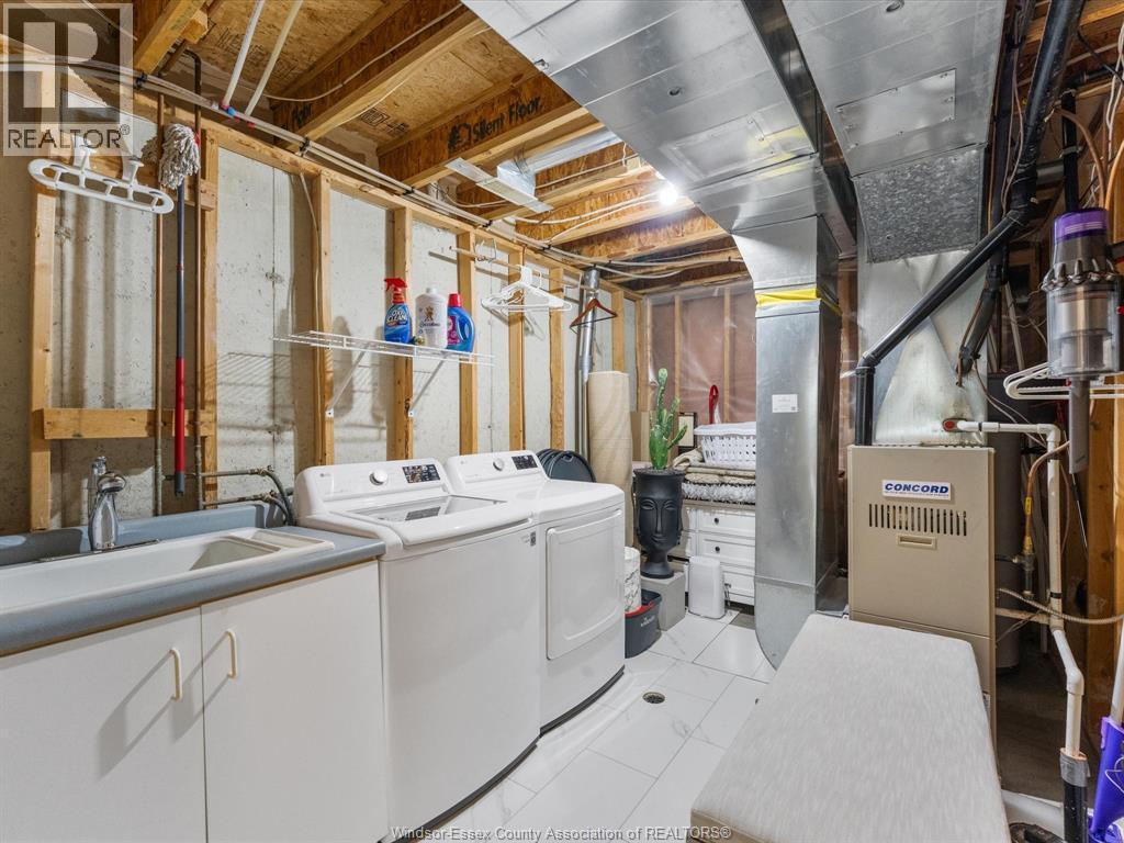 908 Michael Drive, Tecumseh, ON