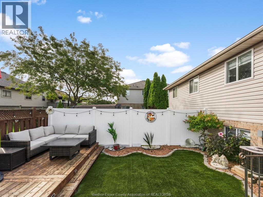 908 Michael Drive, Tecumseh, ON