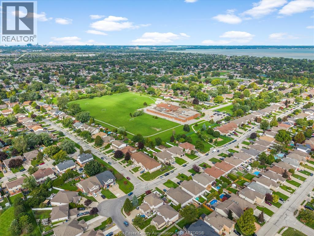908 Michael Drive, Tecumseh, ON