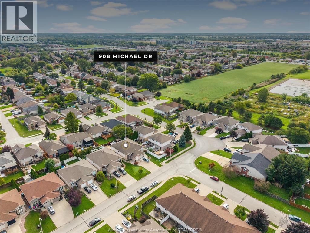 908 Michael Drive, Tecumseh, ON