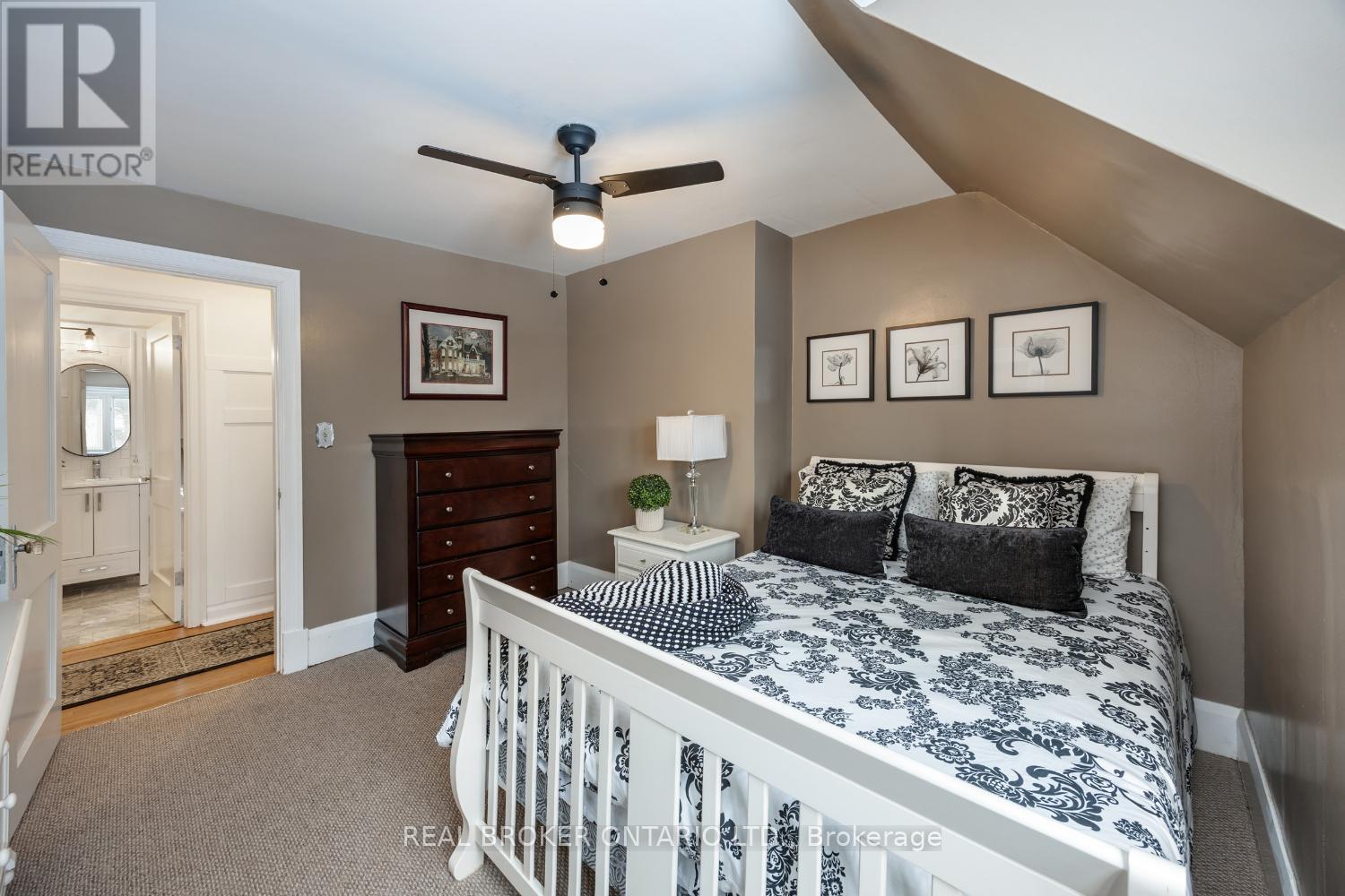 18 Concession Street W, Clarington (Bowmanville), ON