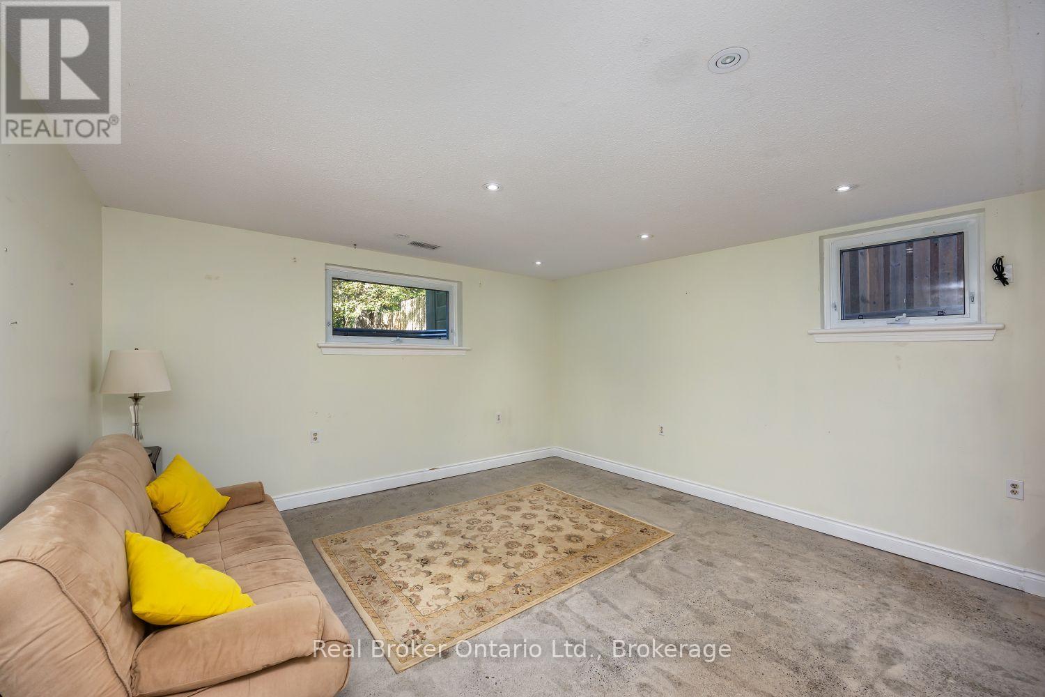 18 Concession Street W, Clarington (Bowmanville), ON