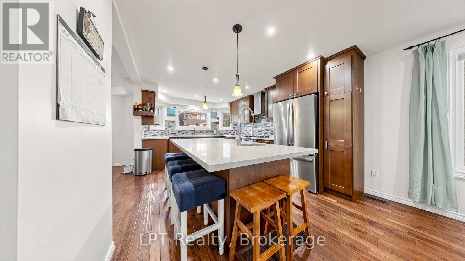 18 Tawn Crescent S, Ajax (Central), ON