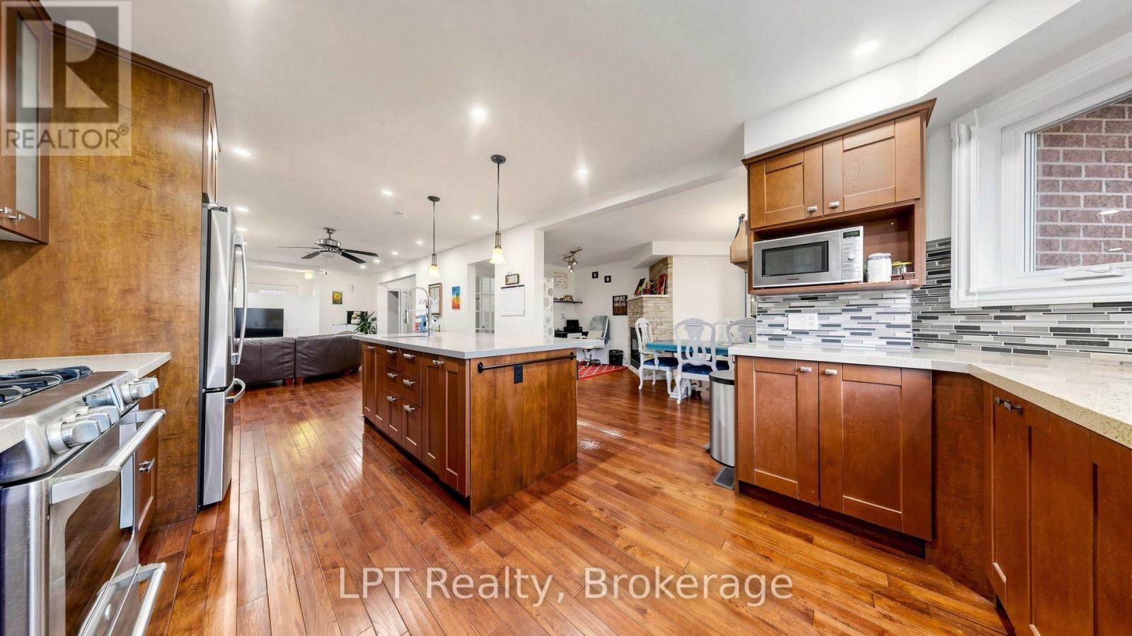 18 Tawn Crescent S, Ajax (Central), ON
